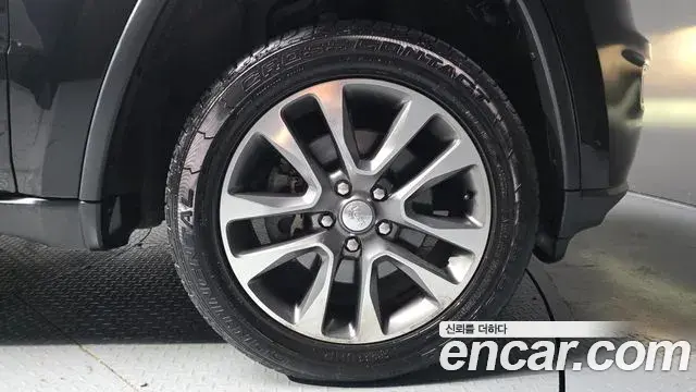 Jeep Grand Cherokee 2018 — Photo 20/36