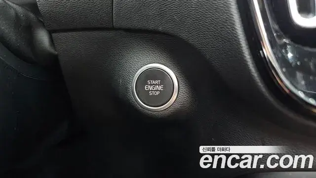 Volvo XC40 2022 — Photo 17/34