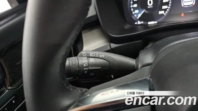 Volvo XC40 2022 — Photo 25/34
