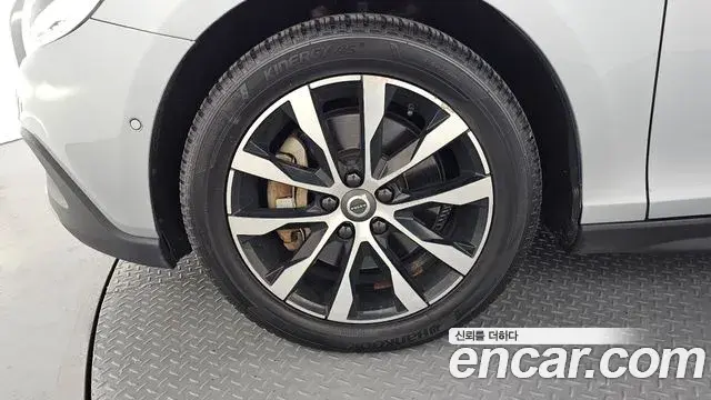 Volvo V40 Cross Country 2019 — Şəkil 3/33