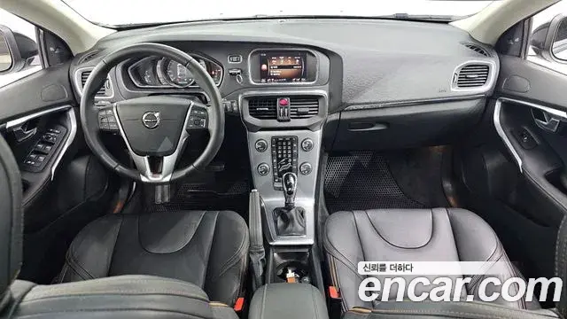 Volvo V40 Cross Country 2019 — Şəkil 12/33