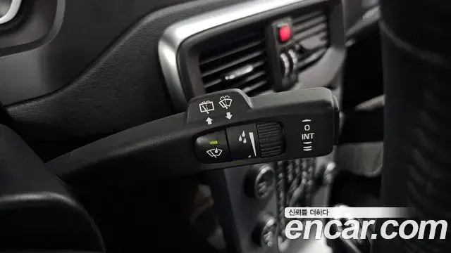 Volvo V40 Cross Country 2019 — Şəkil 4/33