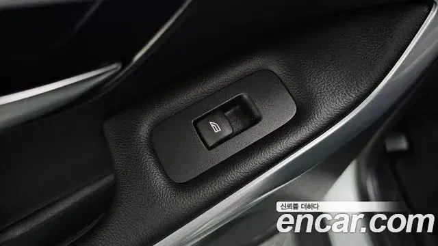 Volvo V40 Cross Country 2019 — Şəkil 6/33