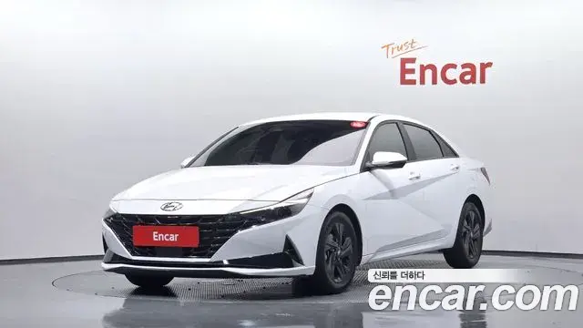 Hyundai The New Avante Hybrid 2022 — Photo 15/30