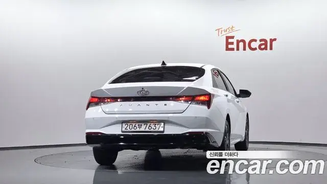 Hyundai The New Avante Hybrid 2022 — Photo 5/30