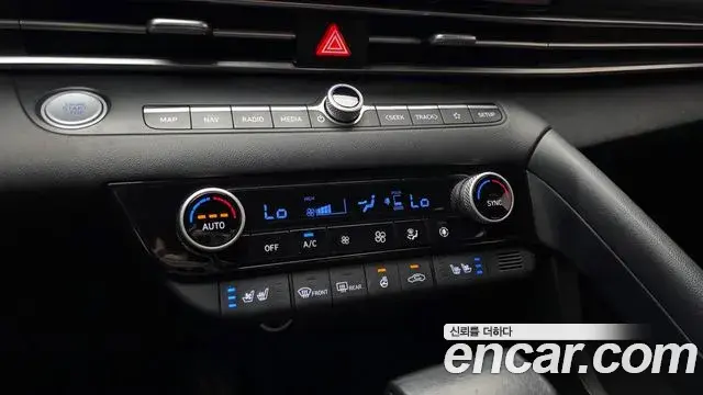 Hyundai The New Avante Hybrid 2022 — Photo 26/30