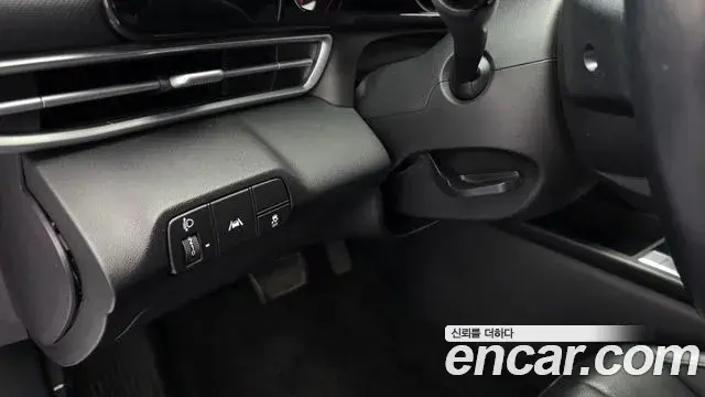 Hyundai The New Avante Hybrid 2022 — Photo 12/30
