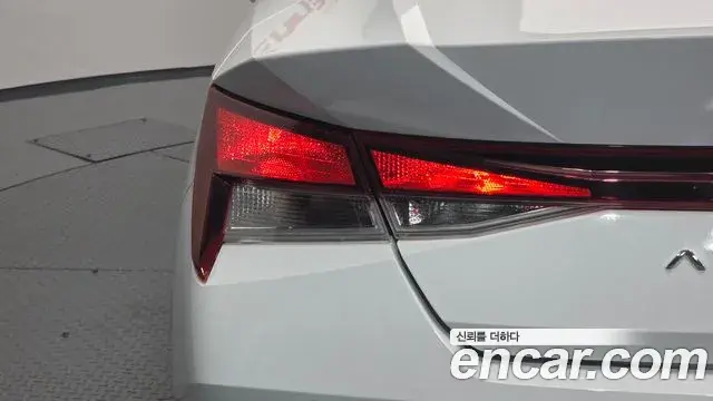Hyundai The New Avante Hybrid 2022 — Photo 18/30