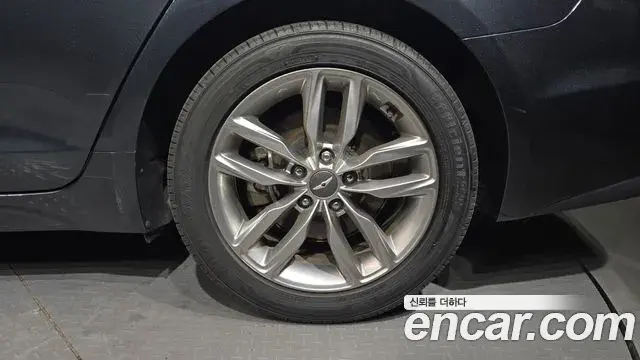 Genesis G70 2018 — Photo 20/32
