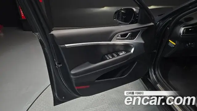 Genesis G70 2018 — Photo 8/32