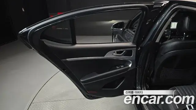 Genesis G70 2018 — Photo 1/32