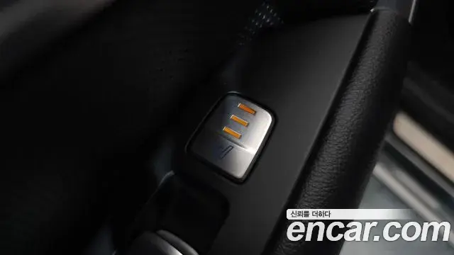 Genesis G70 2018 — Photo 26/32