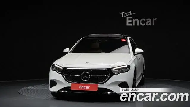 Mercedes-Benz E-Class 2025 — Фото 3/20