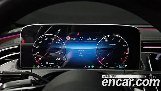 Mercedes-Benz E-Class 2025 — Фото 7/20