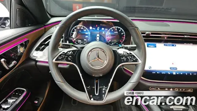 Mercedes-Benz E-Class 2025 — Фото 13/20