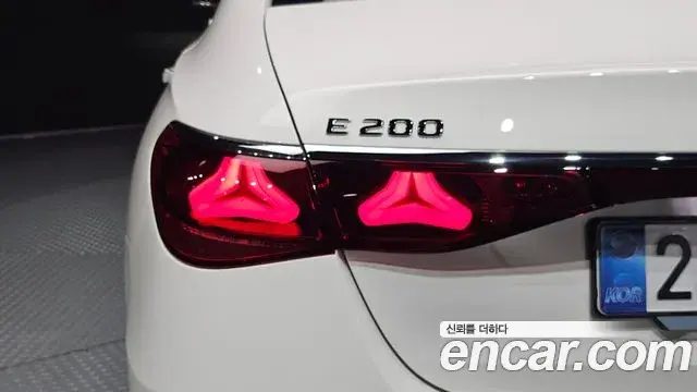 Mercedes-Benz E-Class 2025 — Şəkil 17/32