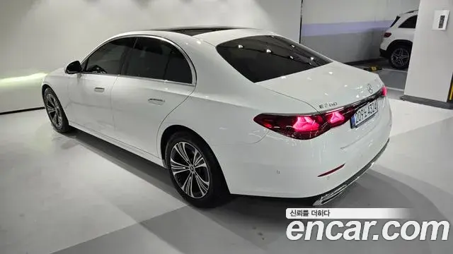 Mercedes-Benz E-Class 2025 — Фото 2/20