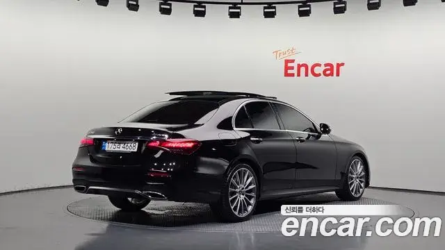 Mercedes-Benz E-Class 2022 — Фото 2/20