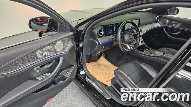 Mercedes-Benz E-Class 2022 — Фото 9/20