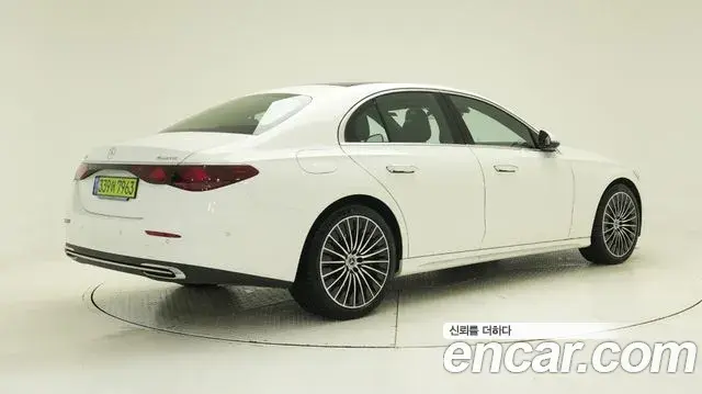 Mercedes-Benz E-Class 2025 — Фото 1/17
