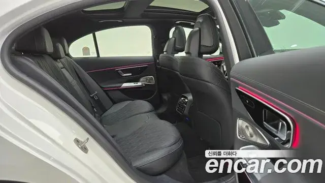 Mercedes-Benz E-Class 2025 — Фото 8/17