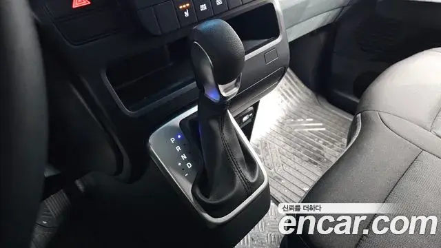 Hyundai Staria 2022 — Şəkil 28/30