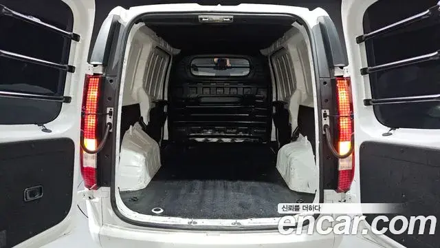 Hyundai Staria 2022 — Şəkil 29/30