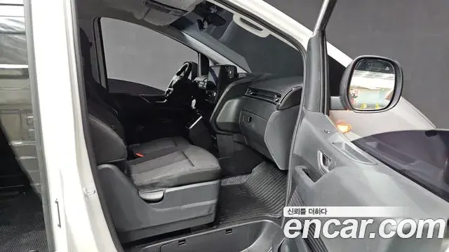 Hyundai Staria 2022 — Şəkil 26/30