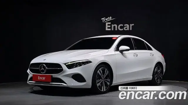 Mercedes-Benz A-Class 2024 — Фото 1/20