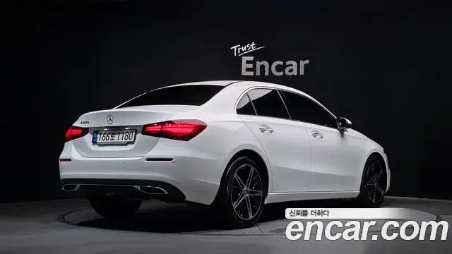 Mercedes-Benz A-Class 2024 — Фото 2/20