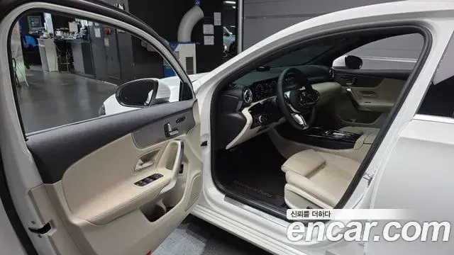 Mercedes-Benz A-Class 2024 — Фото 10/20