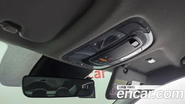 Hyundai The New Avante Hybrid 2022 — Photo 19/35