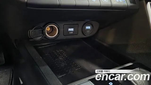 Hyundai The New Avante Hybrid 2022 — Photo 18/35