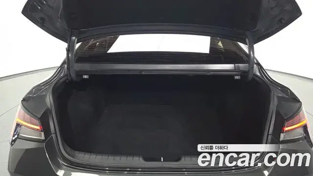 Hyundai The New Avante Hybrid 2023 — Şəkil 32/32