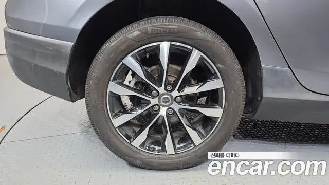 Volvo V40 Cross Country 2019 — Photo 29/31