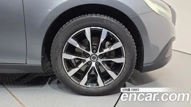 Volvo V40 Cross Country 2019 — Photo 20/31