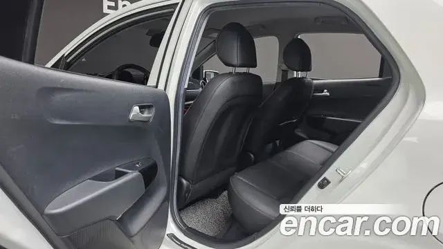 Kia Morning Urban 2022 — Photo 18/30