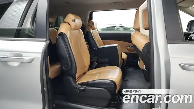 Kia Carnival 2021 — Фото 11/20
