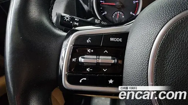 Kia Carnival 2021 — Фото 17/20