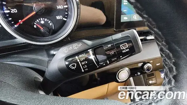 Kia Carnival 2021 — Şəkil 14/35
