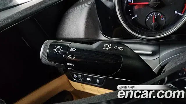 Kia Carnival 2021 — Şəkil 13/35