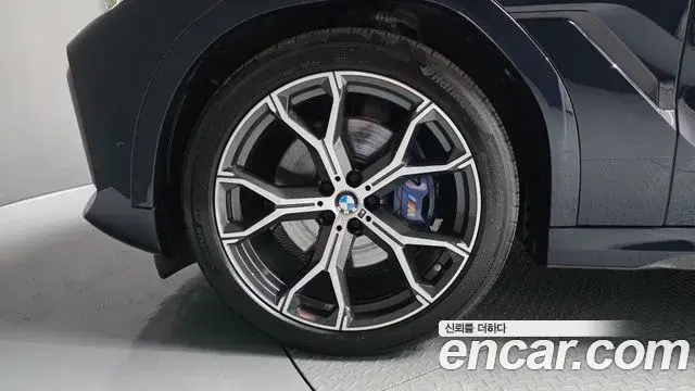 BMW X6 2022 — Şəkil 31/34