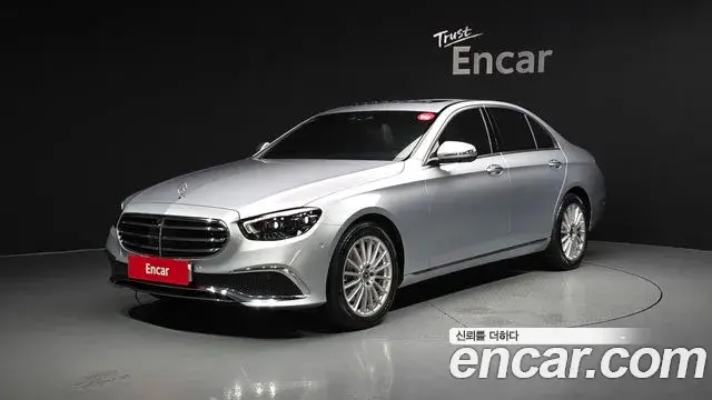 Mercedes-Benz E-Class 2022 — Фото 1/20