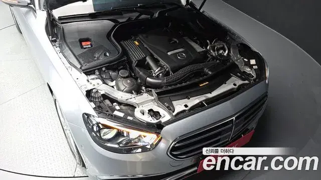 Mercedes-Benz E-Class 2022 — Фото 6/20