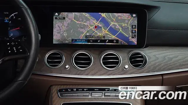 Mercedes-Benz E-Class 2022 — Фото 14/20