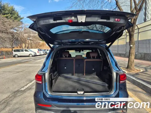 Mercedes-Benz GLB-Class 2023 — Фото 4/19