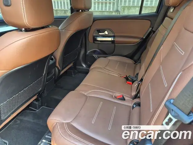 Mercedes-Benz GLB-Class 2023 — Фото 16/19