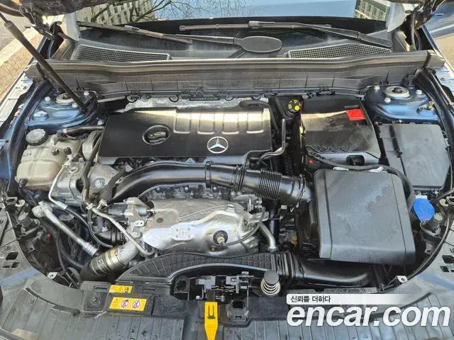 Mercedes-Benz GLB-Class 2023 — Фото 18/19