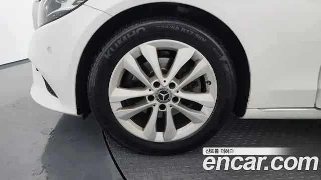 Mercedes-Benz C-Class 2019 — Photo 30/30