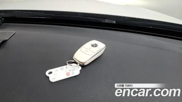 Mercedes-Benz C-Class 2019 — Photo 20/30